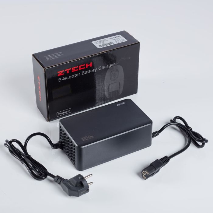 Caricabatterie Alimentatore per Bicicletta Scooter Elettrico Z-Tech ZT-09 - Batteria 48V 12Ah Litio